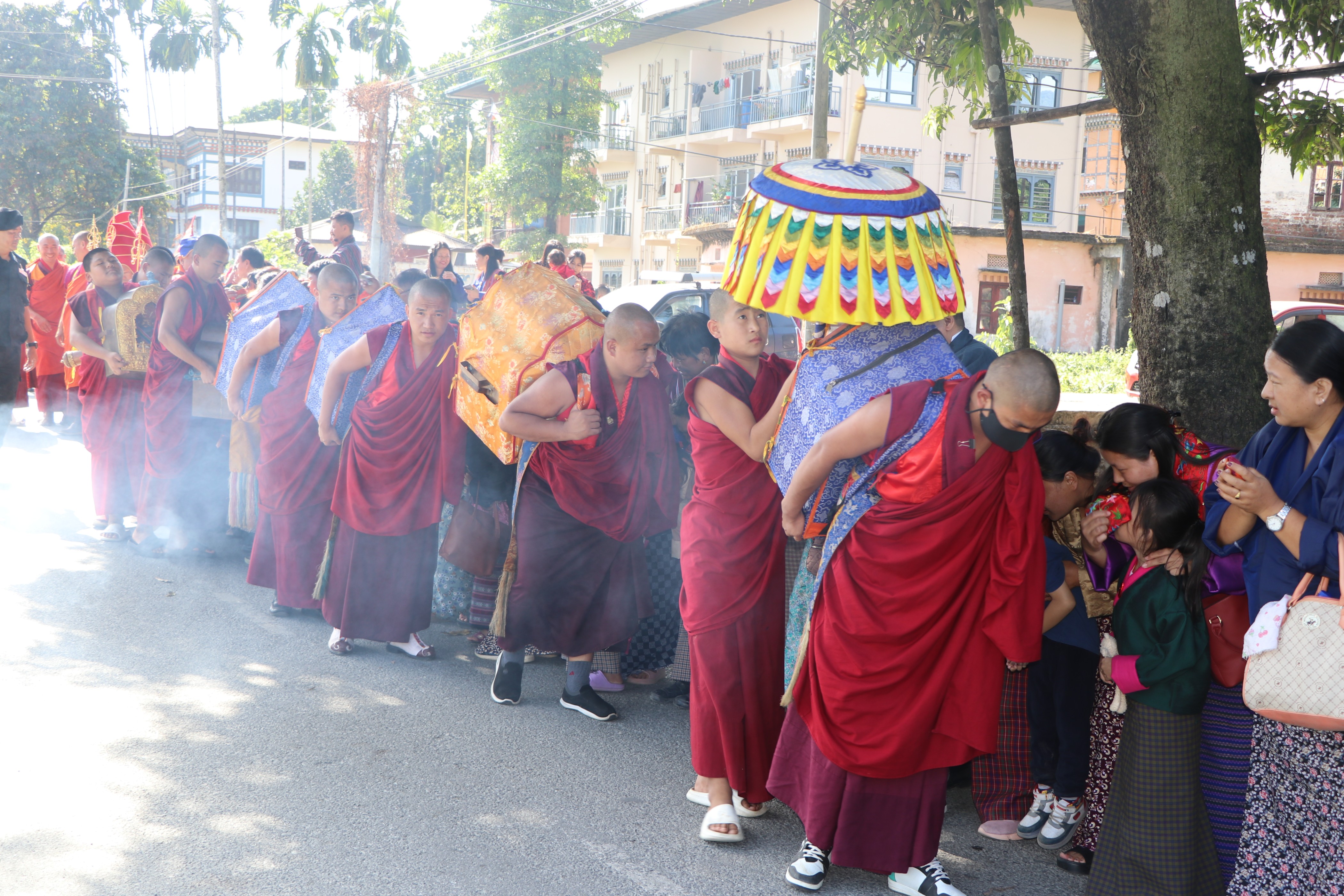 Dzongda and relevant officials from Dzongkhag administration, Regional Heads, DT Thrizin and Gups attended the program. Hundreds of people gathered along the way to receive blessings from the sacred relics and Sangha.