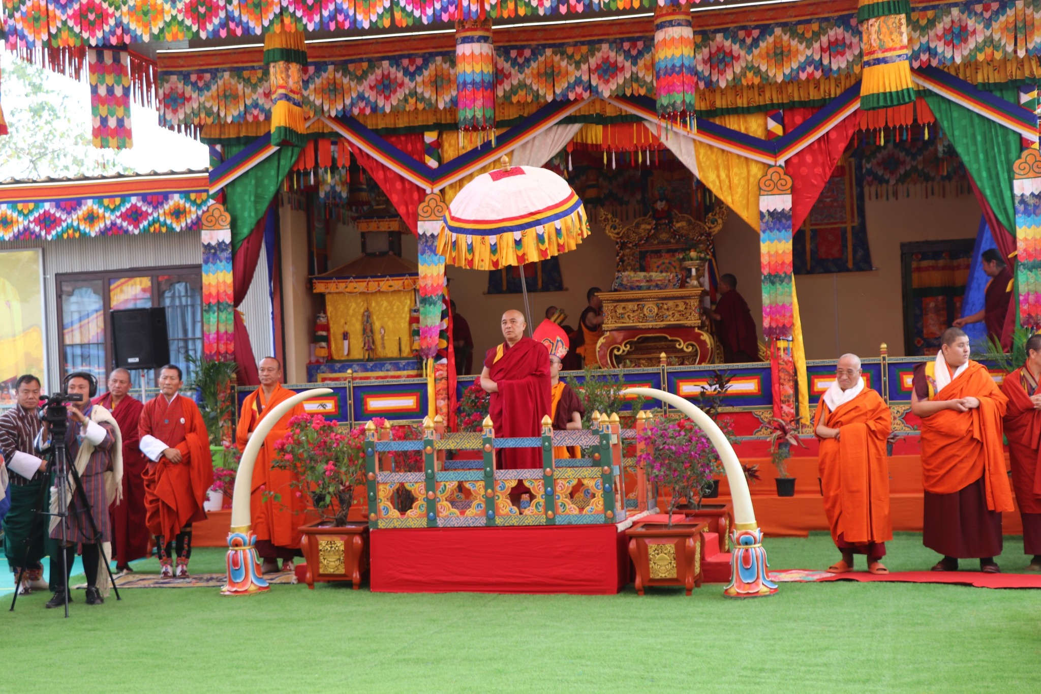 Sarpang Dzongkhag Administration along with Governor, Regional heads, Gups, Sector heads and various officials received His Holiness Namkhai Nyingpo Rinpoche and has been ushered to the Wangkhang of Thubten Choekhorthang, Gelephu.